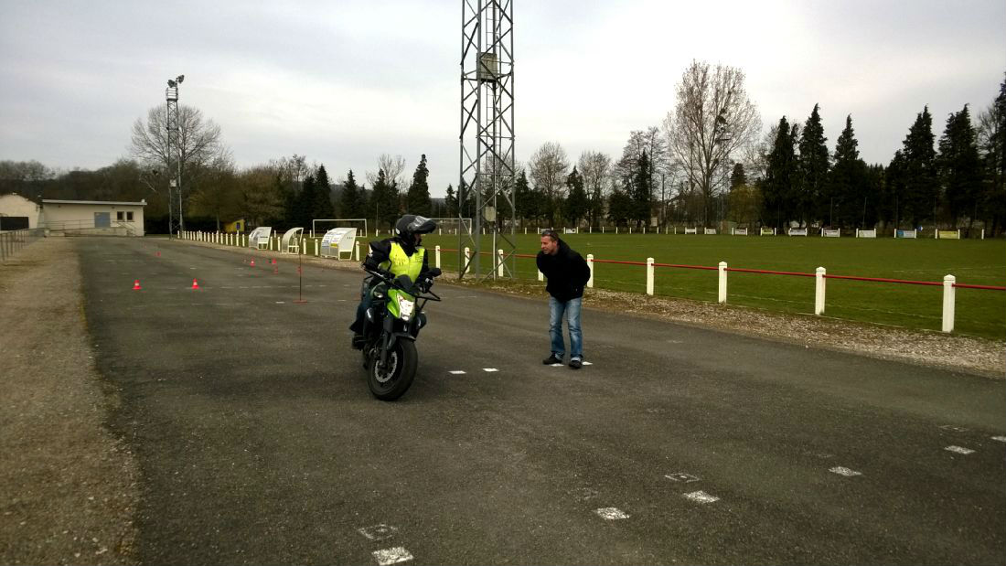 piste moto  jussey, auto ecole, moto ecole trajectoire