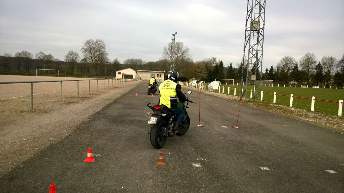 PISTE MOTO ECOLE A SCEY SUR SAONE DE L'AUTO ECOLE TRAJECTOIRE