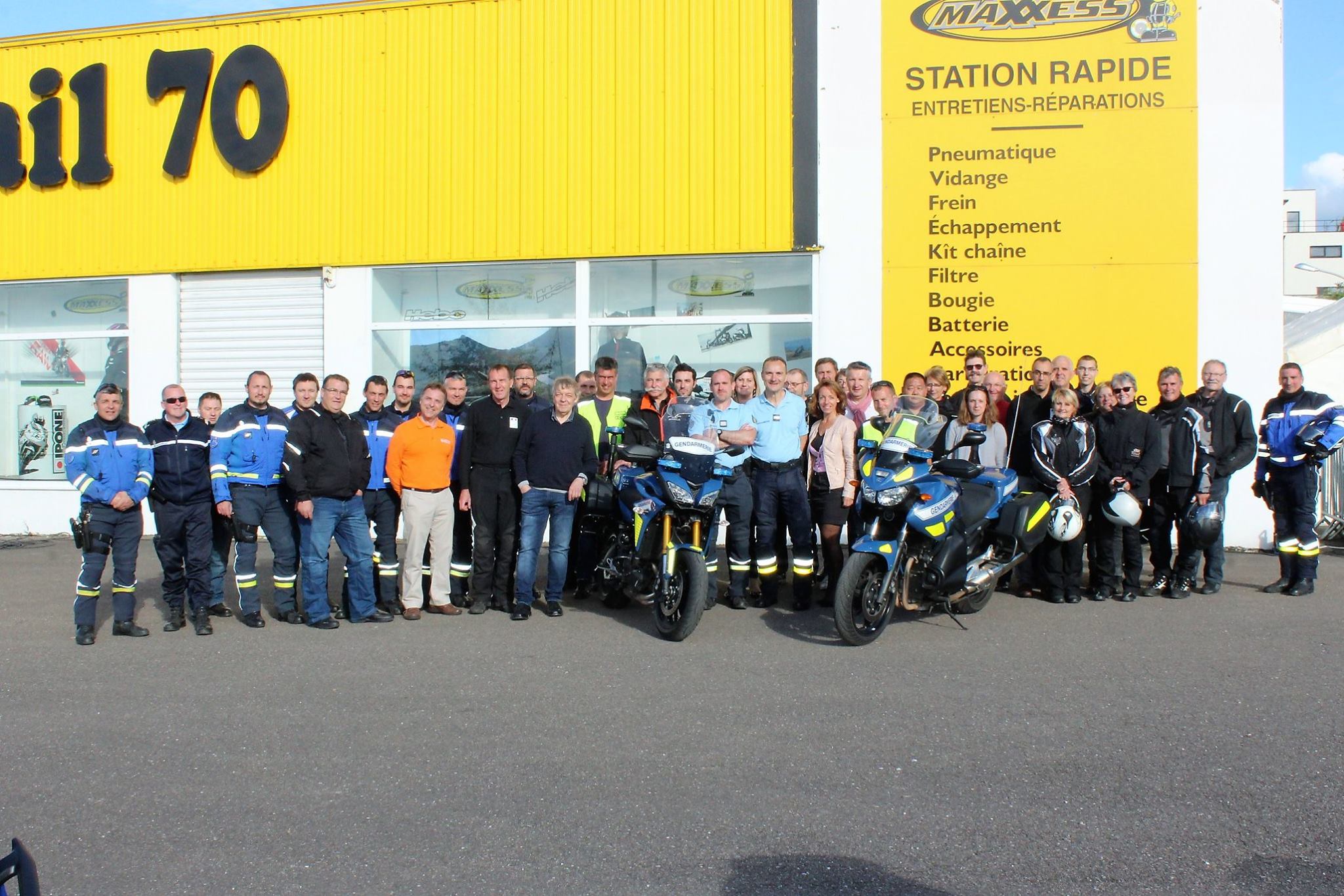 photo avec gendarmerie de vesoul, assureur, auto ecole, securit routire, ddt,...